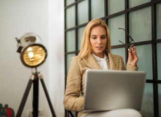 RELAÇÃO TERAPÊUTICA E ATENDIMENTOS ONLINE